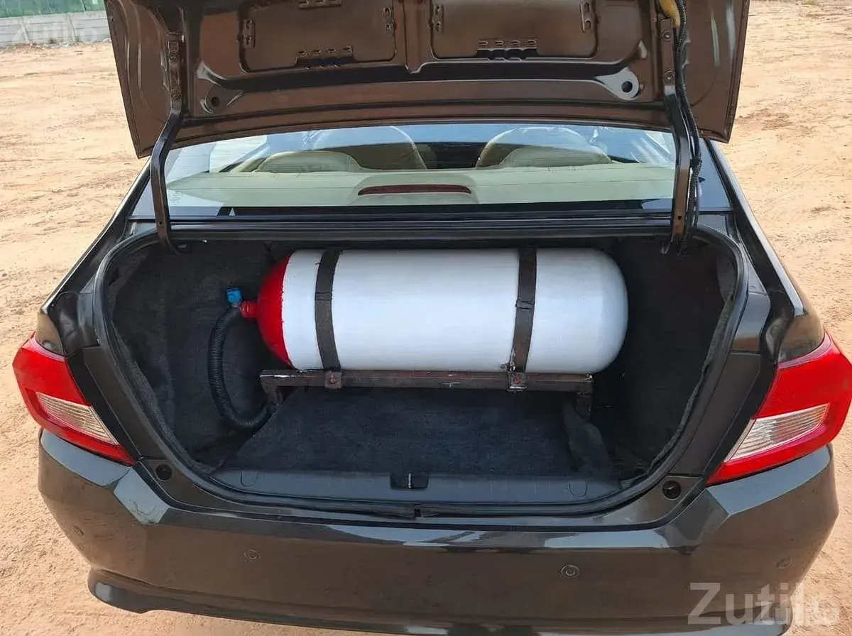 2019 Honda Amaze Black Sedan - Cars - Ahmedabad City - Image 2