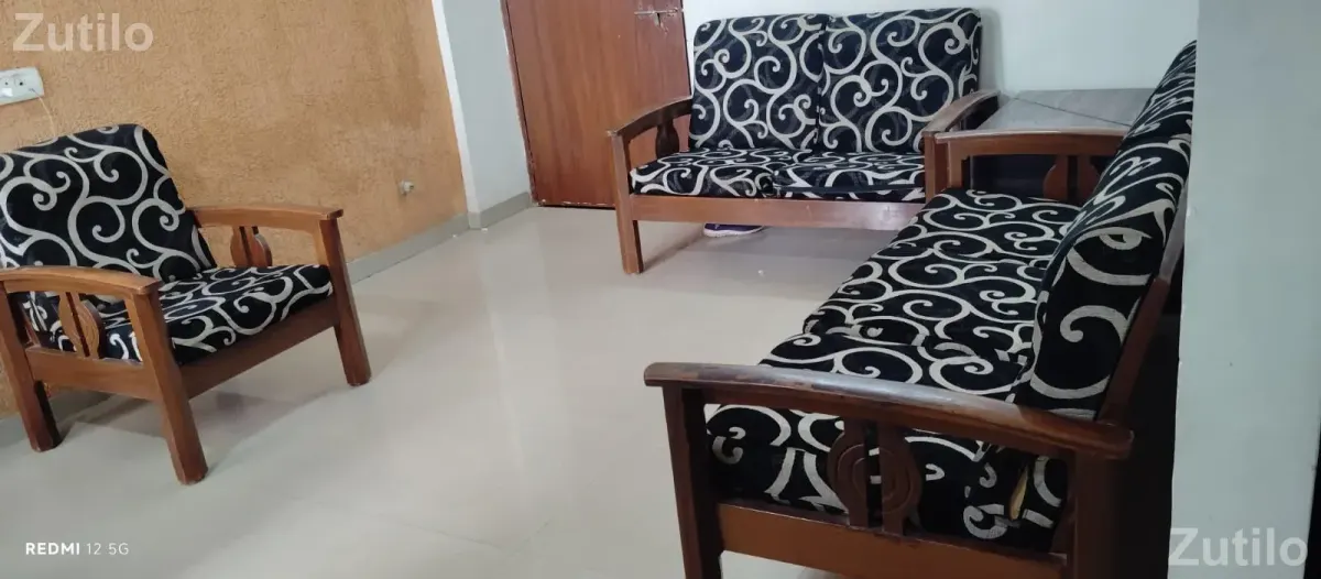 SOFA SET 3+2 +1 CHAIR AND PLUS-1CORNER BOX 2 X 2 - Sofa Sets - Vadodara City - Image 3