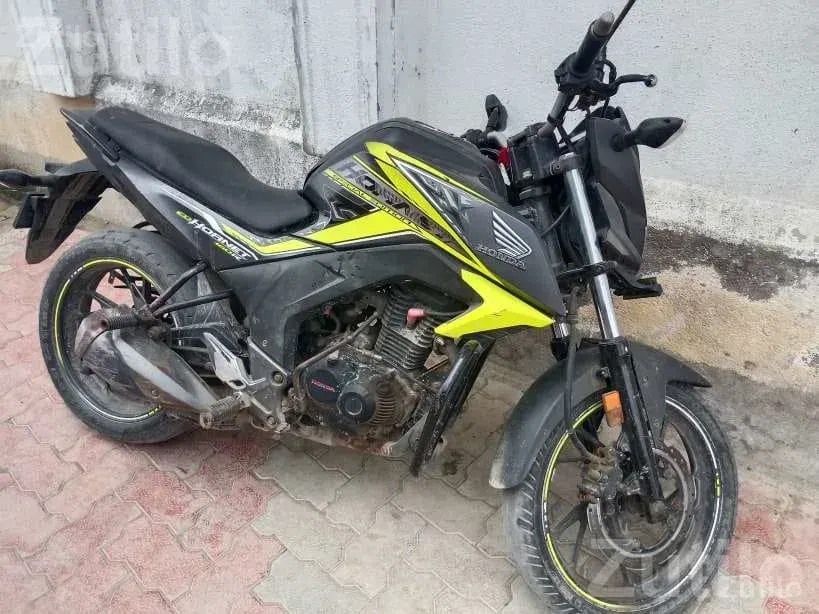 2018 Honda Bike Second Owner - Bikes - Una - Image 4