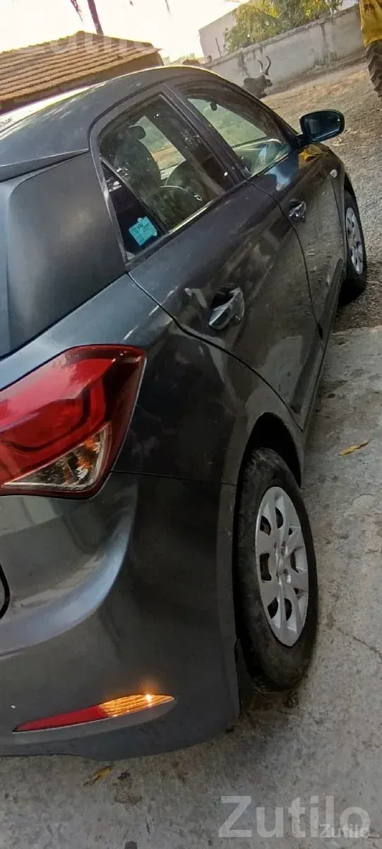 2015 Hyundai Elite i20 Magna Diesel - Cars - Keshod - Image 3