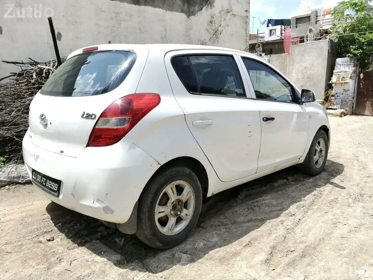 Hyundai i20 Manual Hatchback - કાર - બાબરા - Image 5