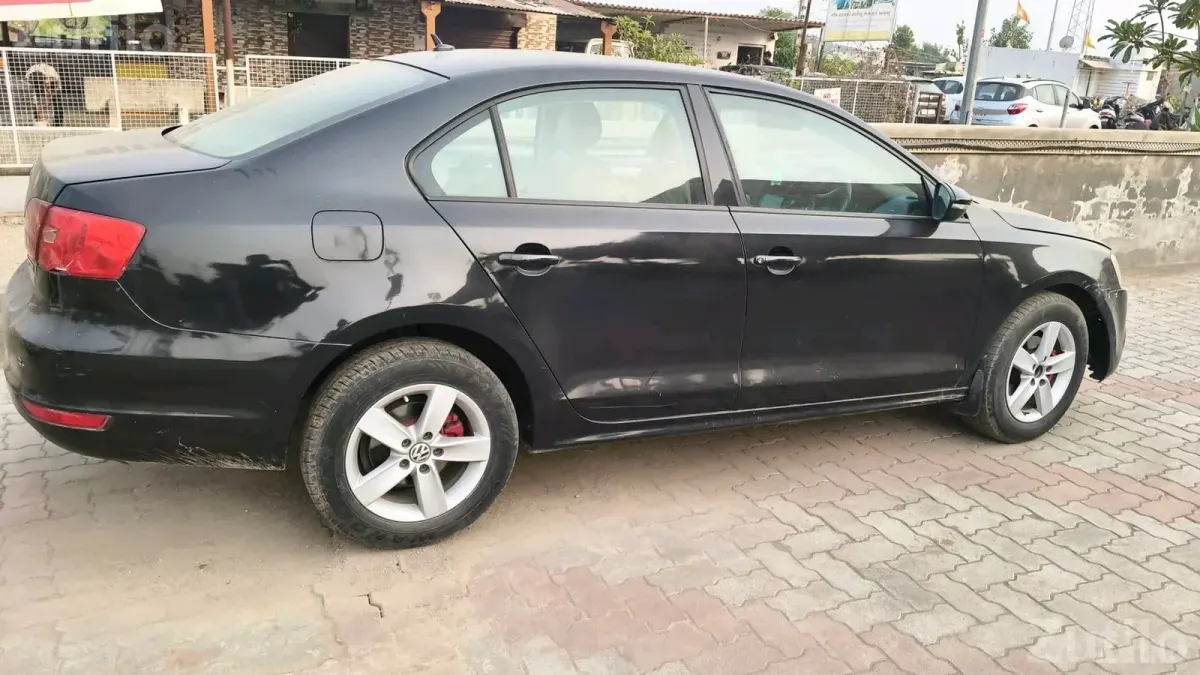 2013 Volkswagen Jetta 2.0 TDI Car - કાર - જામજોધપુર - Image 3