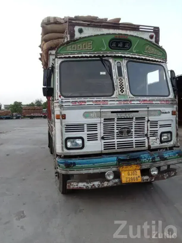 2009 Tata 8 Tyre Lorry - ટ્રક અને લોરી - ડીસા - Image 3