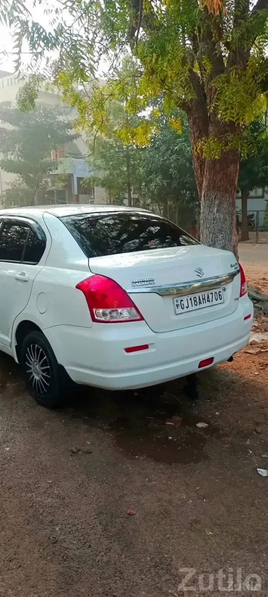 White Swift Dzire Sedan – Well Maintained - કાર - ગાંધીનગર શહેર - Image 2