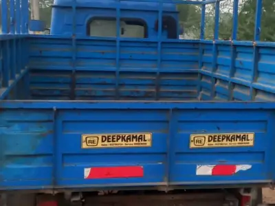 Goods Auto Rickshaw for Company Contract Trips Goods Auto Rickshaw for Company Contract Trips