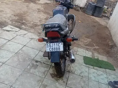 Used Black Two Wheeler Motorcycle Used Black Two Wheeler Motorcycle