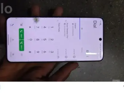 Vivo T4 5G Smartphone with Cracked Display Vivo T4 5G Smartphone with Cracked Display