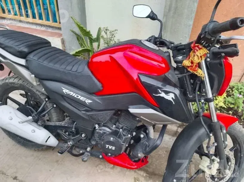TVS Raider 125 2025 First Owner Petrol Bike - Bikes - Jamjodhpur - Image 3
