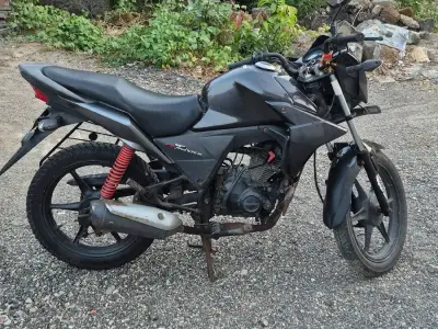 Honda Twister 2011 Bike 36200 km Honda Twister 2011 Bike 36200 km