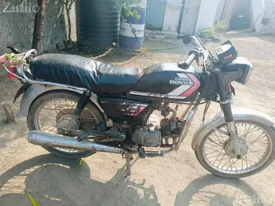 Hero Honda CD 100 Bike with RC Book Hero Honda CD 100 Bike with RC Book