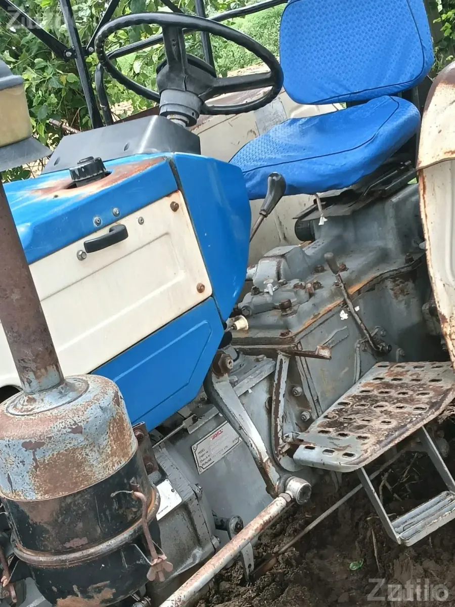 2004 Model Car Single Owner - કાર - ડીસા - Image 4