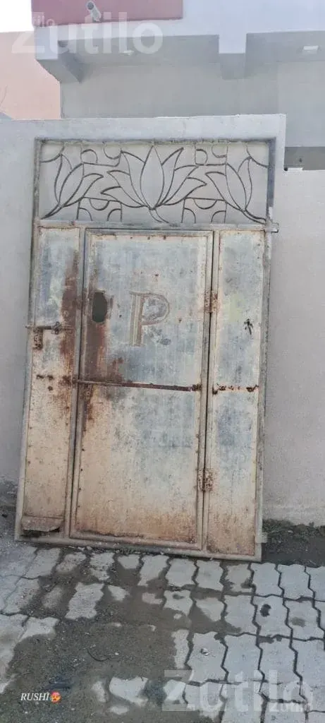 Iron Gate 6.5 x 3.5 ft with Designer Top - Tools & Hardware - Junagadh City - Image 2