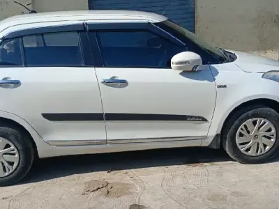 કાર વેચવાની છે કાર વેચવાની છે