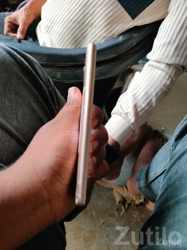 Used Mi Smartphone – White 4G Android - મોબાઇલ ફોન - ભેસાણ - Image 2