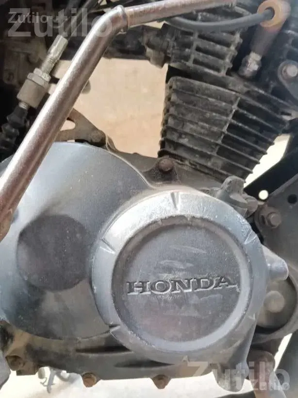 2011 Yellow Single Cylinder Motorcycle - Bikes - Ahmedabad City - Image 3