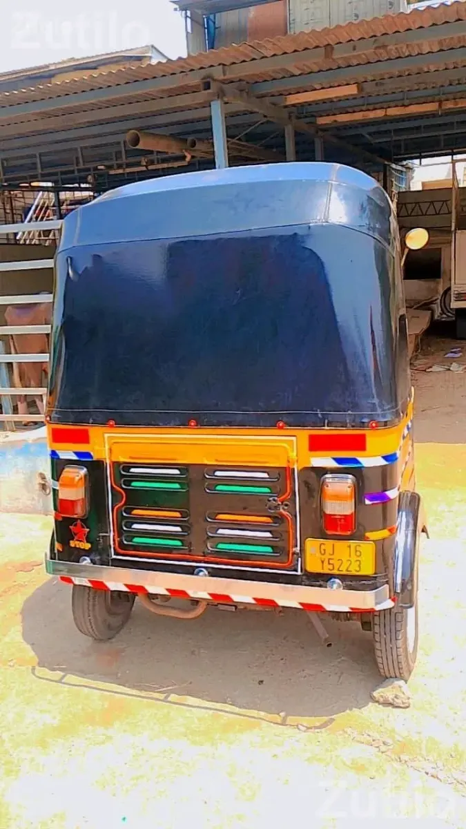 2010 Auto Rickshaw Passenger Vehicle - ઓટો રિક્ષા - સુરત શહેર - Image 2