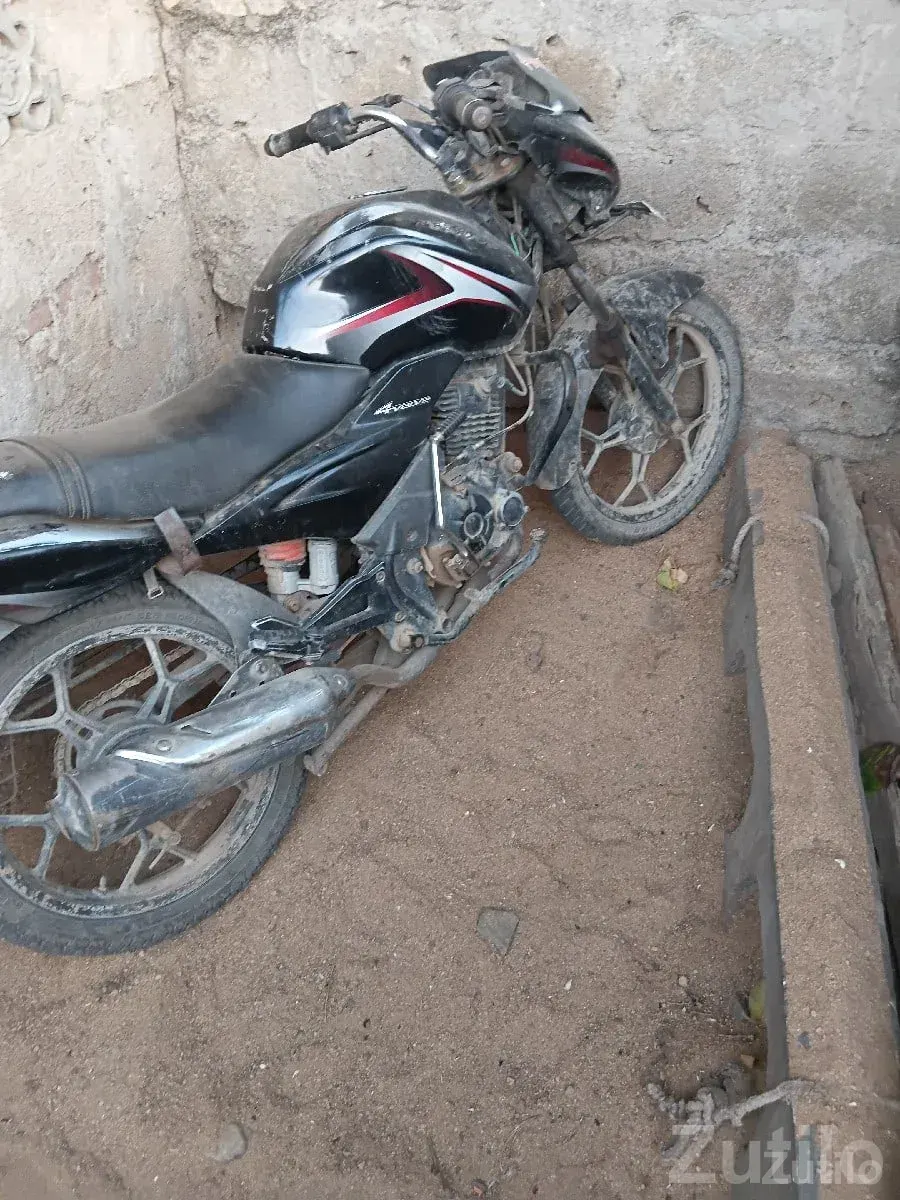 Used Black Commuter Motorcycle for Sale - બાઇક્સ - જામજોધપુર - Image 3