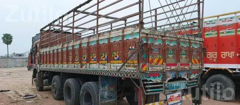 12 Wheeler Cargo Truck 2011-12 - ટ્રક અને લોરી - પોરબંદર - Image 4