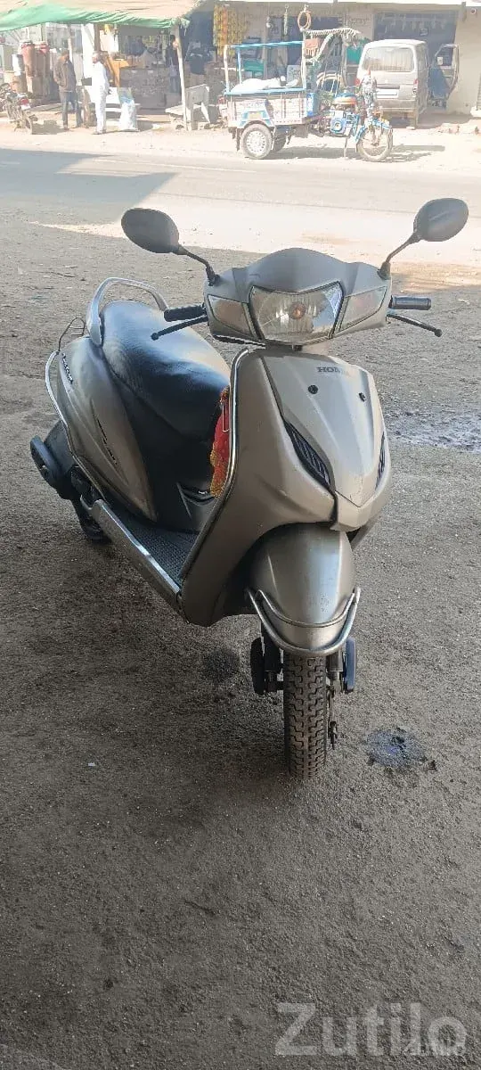 Honda Activa 2018 Scooter for Sale - Bikes - Upleta - Image 2