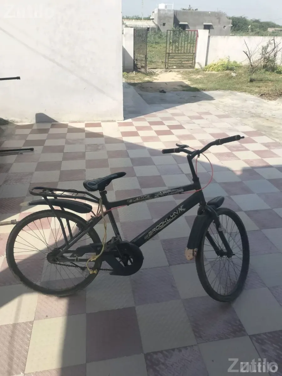 Single Speed Bicycle in Black - Bicycles - Anjar - Image 5
