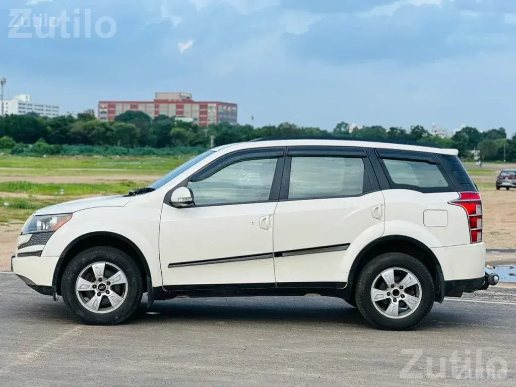 Mahindra XUV500 W8 2012 Diesel - Cars - Vadodara City - Image 4