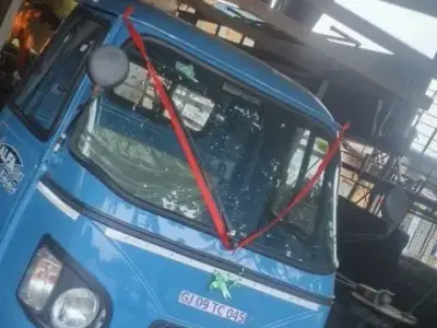 Mahindra CNG Auto Rickshaw 7 Months Old Mahindra CNG Auto Rickshaw 7 Months Old