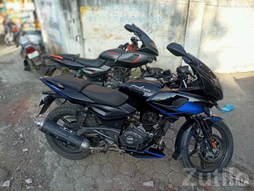 Bajaj Pulsar 220F 2020, 49,000 km - Bikes - Chhota Udepur - Image 4