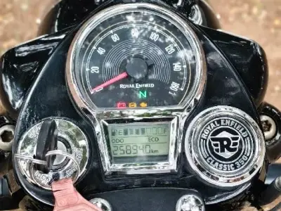 Royal Enfield Classic 350 Gunmetal Grey Royal Enfield Classic 350 Gunmetal Grey