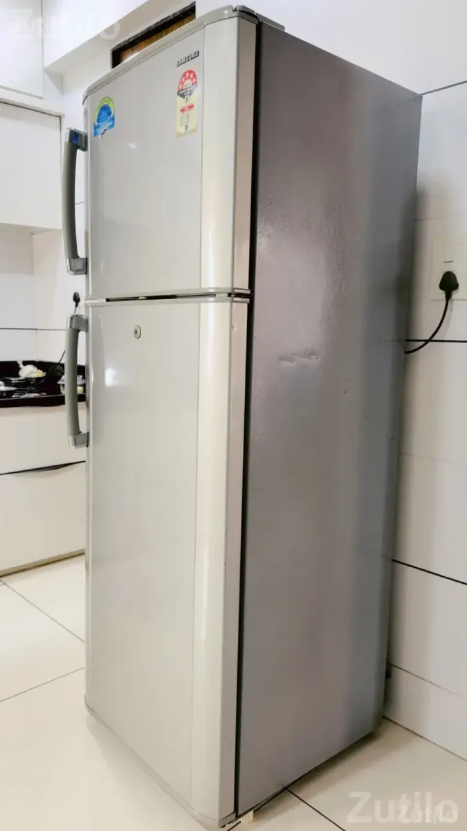 Samsung 315 liter Refrigerator - Accessories - Ahmedabad City - Image 3