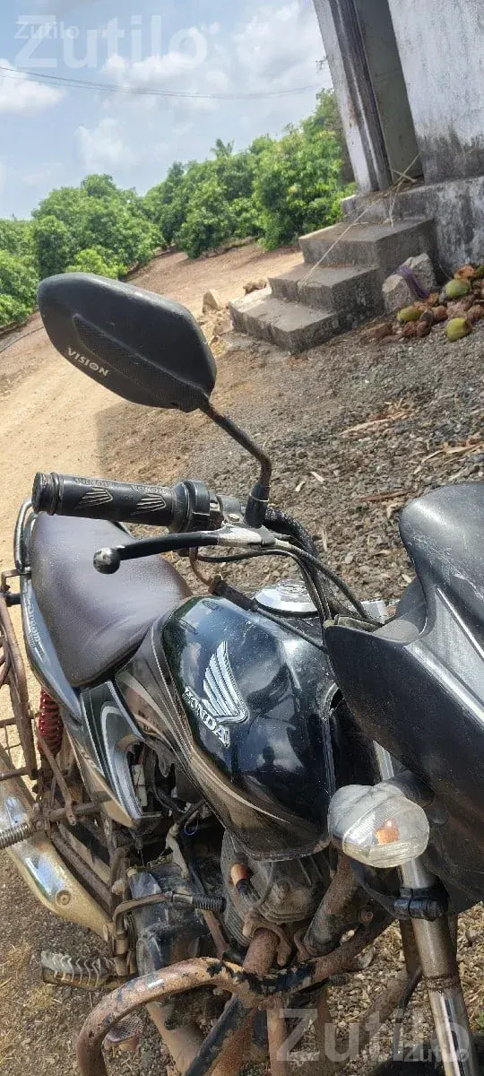 Honda Dream Yuga 2015 Motorcycle - Bikes - Junagadh City - Image 2