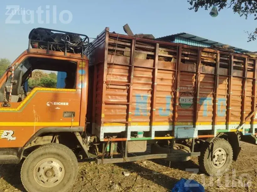 Eicher 1059 Truck 2013 with 12.5 Feet Body - Trucks & Lorries - Jambusar - Image 5