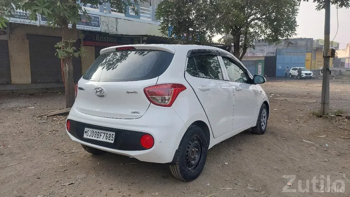 Hyundai Grand i10 Sport 2017 Diesel 1st Owner - કાર - ઉપલેટા - Image 4