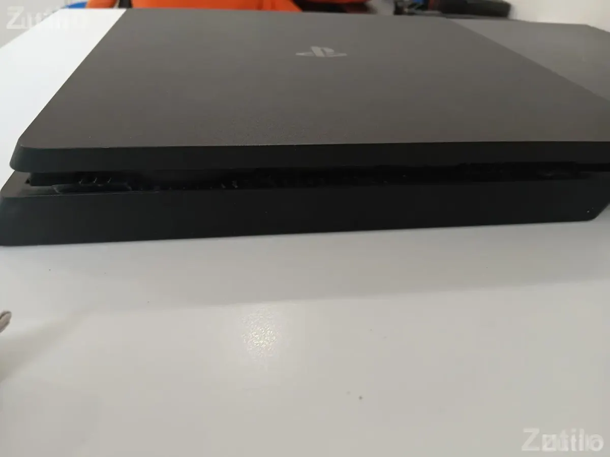 PS4 Slim 1TB (Mint Condition) + Controller + Games – ₹26,000 - ગેમિંગ કન્સોલ - અમદાવાદ શહેર - Image 5