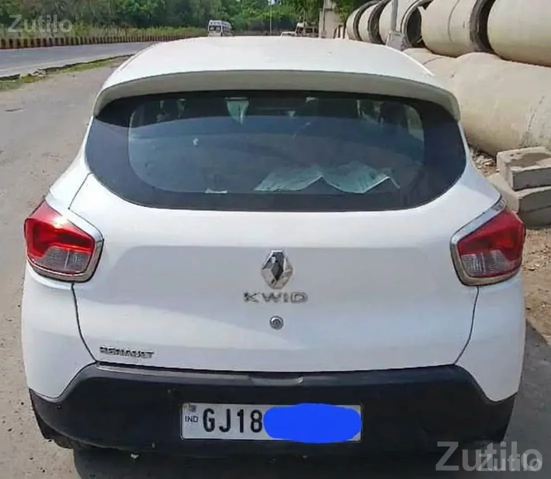 Renault Kwid with Clean Black Interior - કાર - અમદાવાદ શહેર - Image 3