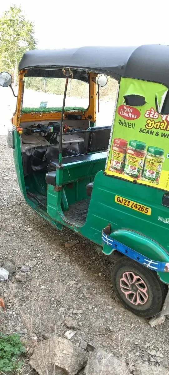 Bajaj RE CNG Auto Rickshaw for Sale - ઓટો રિક્ષા - ઉપલેટા - Image 3