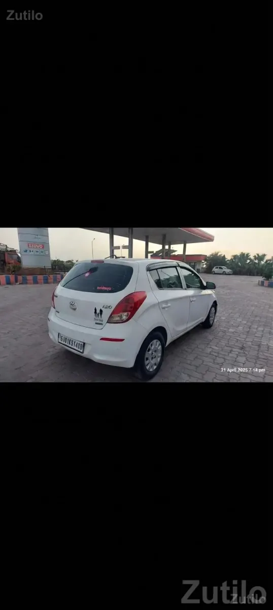 Hyundai i20 White Hatchback for Sale - Cars - Jasdan - Image 4
