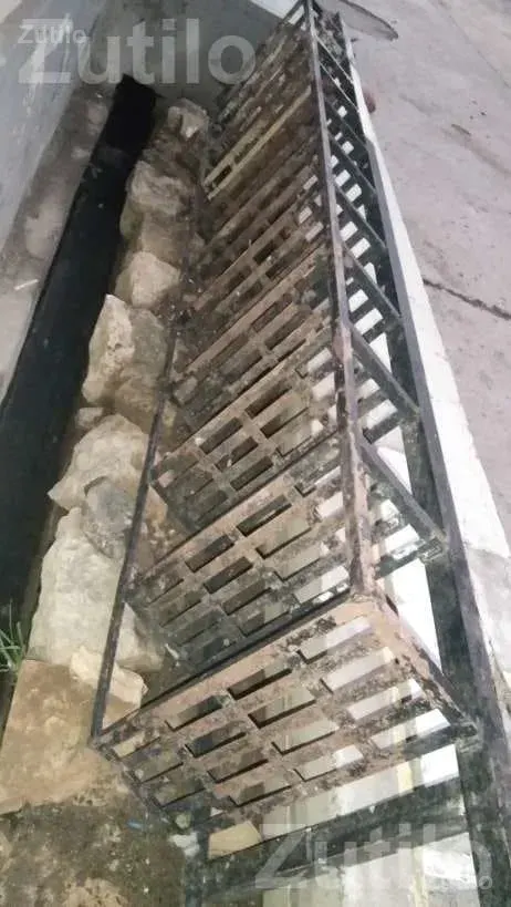 12 Foot Heavy Iron Ladder - Tools & Hardware - Upleta - Image 5