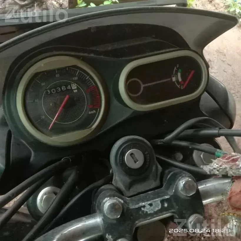 2017 Bajaj Bike Black and Red - Bikes - Mansa - Image 5