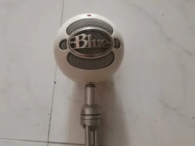 Snowball mic with pop filter 2500 only Snowball mic with pop filter 2500 only
