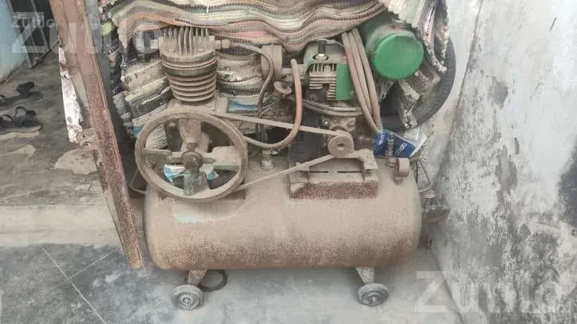 Air Pressure Compressor Machine - પમ્પ અને મોટર્સ - આણંદ - Image 3