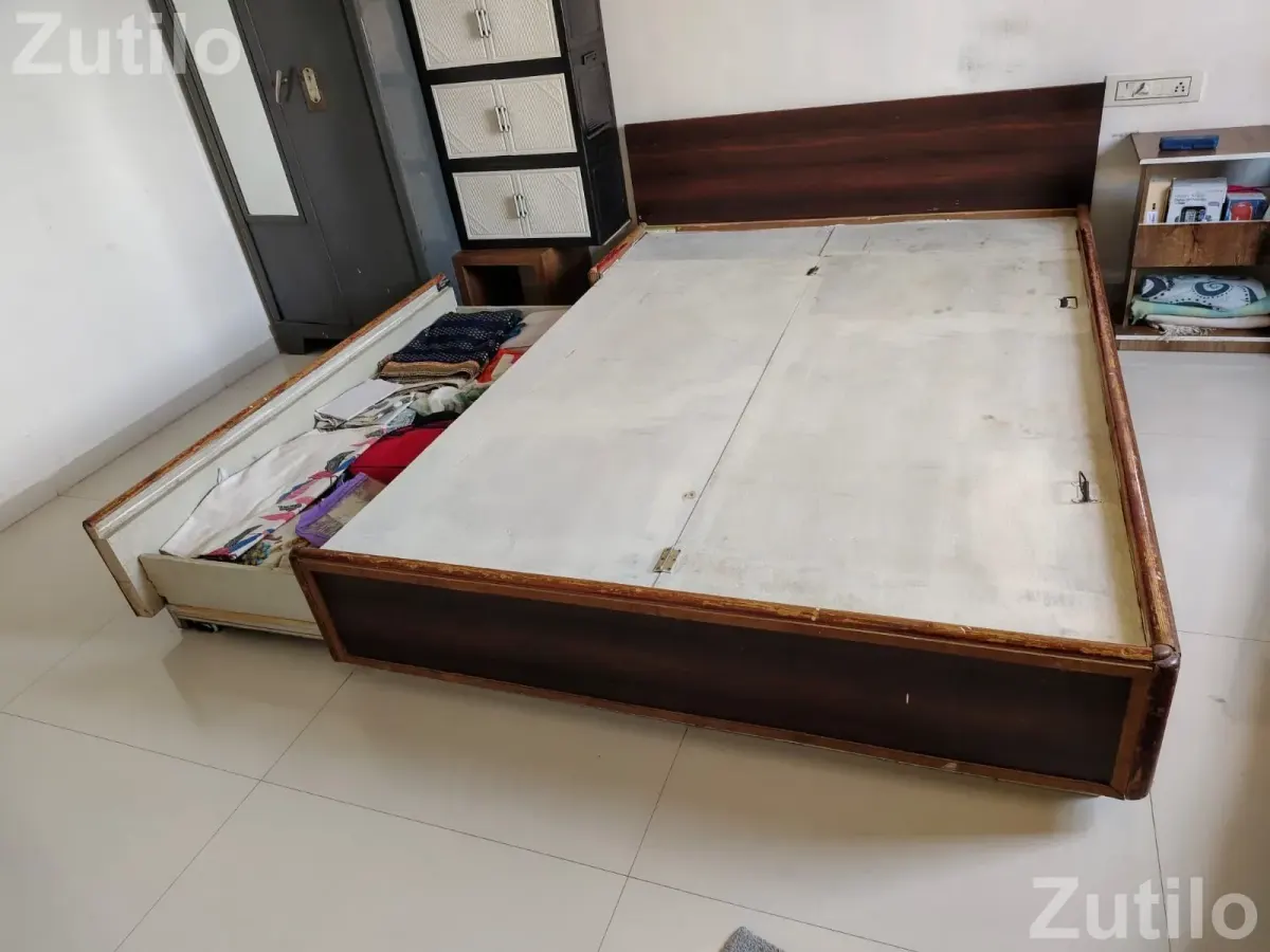 Wooden bed 5x7 - Beds & Mattresses - Ahmedabad City - Image 2
