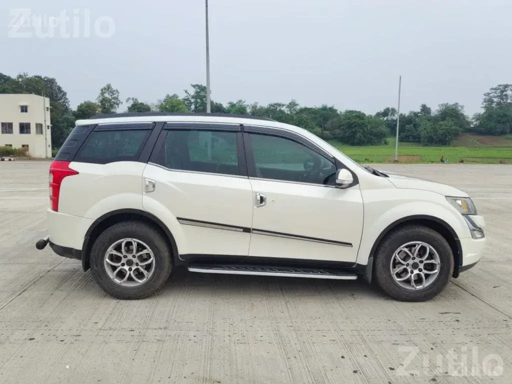 Mahindra XUV500 W10 2017 Diesel SUV - કાર - સિંગવડ - Image 3