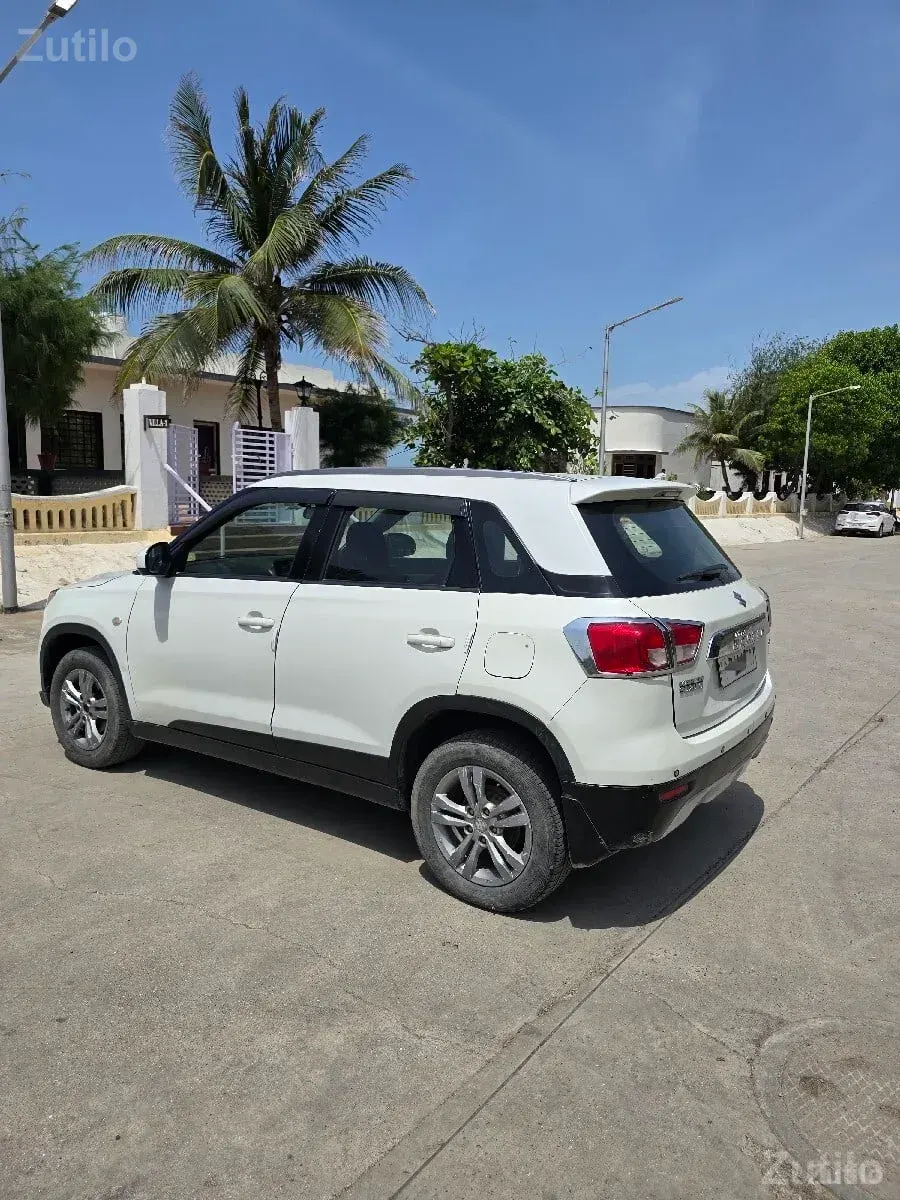 Suzuki Brezza ZDI
1st Owner
Diesel - Cars - Bhanvad - Image 2