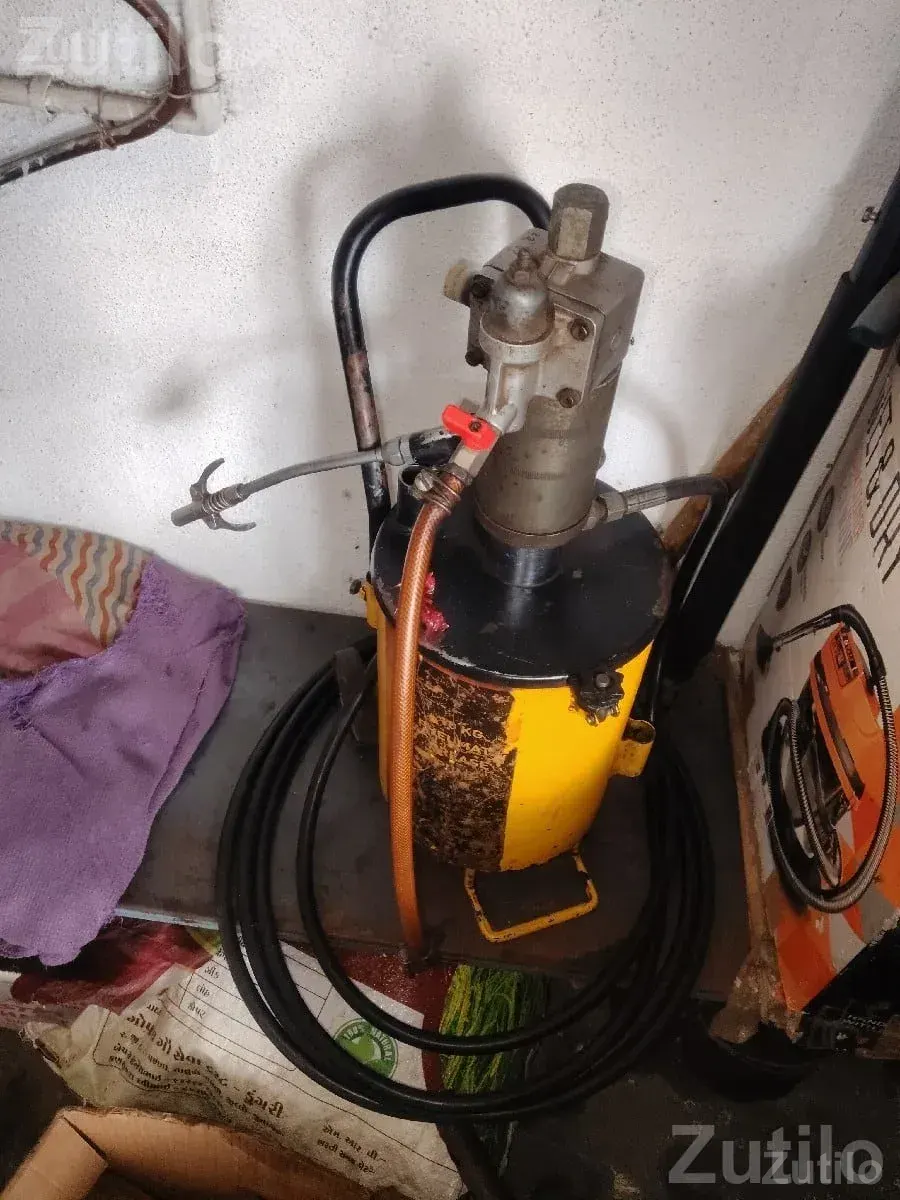 Grease Pump Machine with Hose and Gun - Machinery - Manavadar - Image 2
