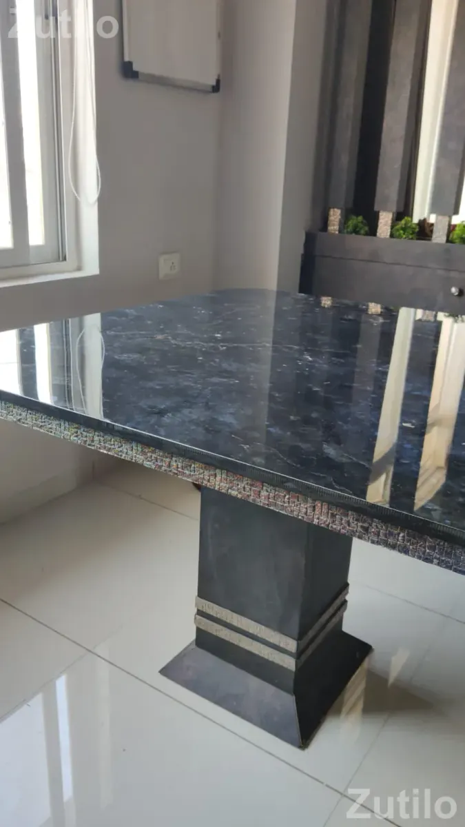 Marble top dining table - ડાઇનિંગ ટેબલ - વડોદરા શહેર - Image 3