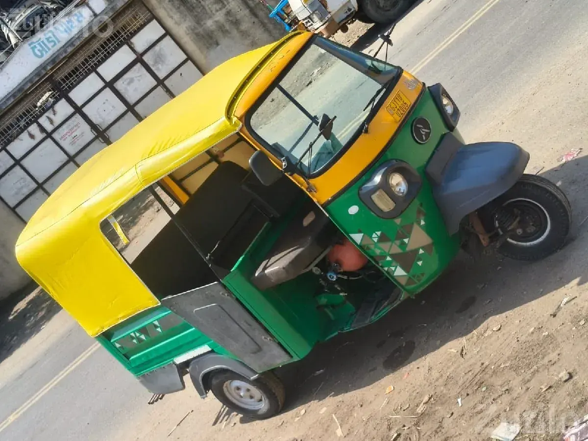 2020 Auto Rickshaw Single Bottle CNG - ઓટો રિક્ષા - રાજકોટ શહેર - Image 2