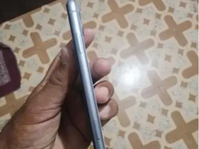 Apple iPhone 11 64GB Mobile Phone Apple iPhone 11 64GB Mobile Phone