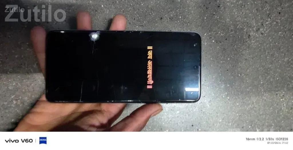 Vivo T4 5G Smartphone with Cracked Display - Mobile Phones - Shankheshwar - Image 2