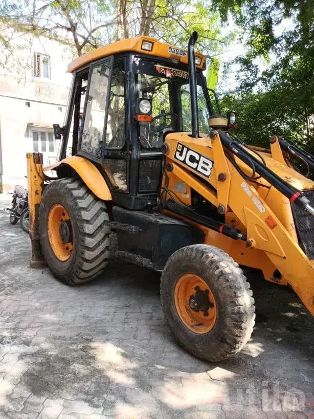 2011 JCB Backhoe Loader 3 Owner - બાંધકામના વાહનો - જુનાગઢ - Image 3