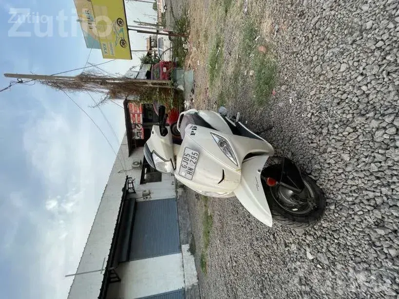 2012 Suzuki Access 125 Scooter, 37,808 km - બાઇક્સ - સુરત શહેર - Image 2